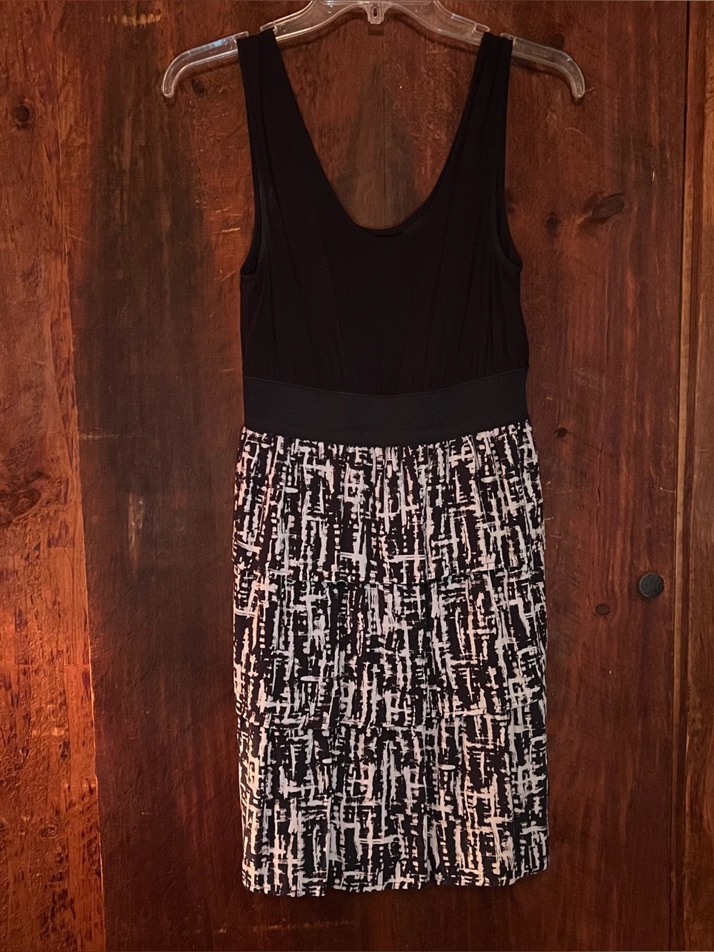 Wilfred Black and White Sleeveless Midi Dress